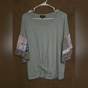 Women's Green Floral Sleeve Top